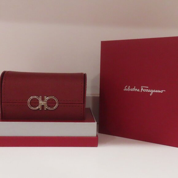 Women's Ferragamo Minuetto Bracelet Watch - Picture 2 of 7